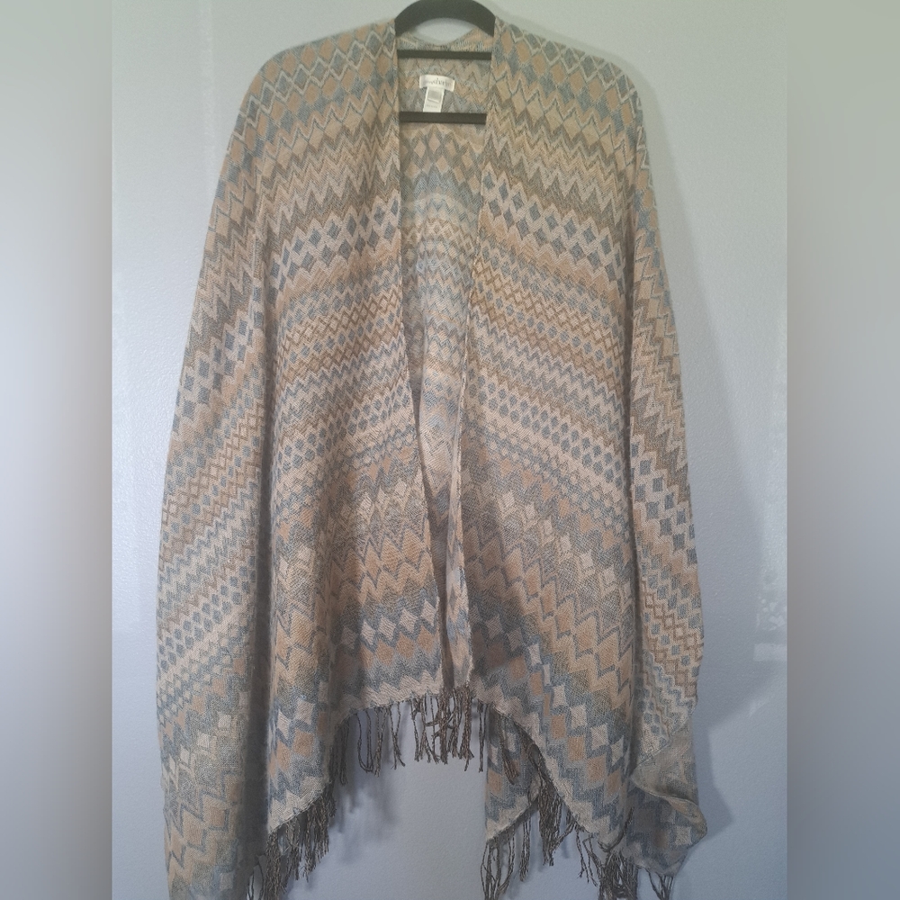 Charming charlie Aztec patterned wrap, one size.